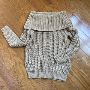 Off-the-shoulder sweater! Lizard thicket!!